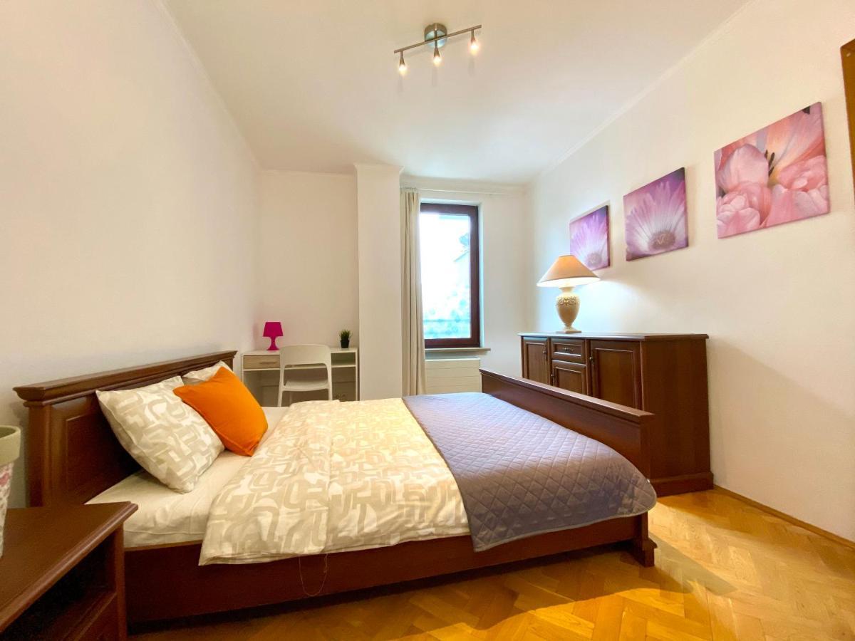 Center Warsaw - Apartmenty Jana Pawla II エクステリア 写真