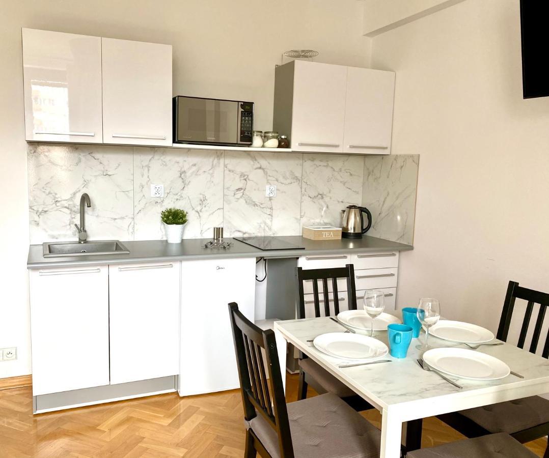 Center Warsaw - Apartmenty Jana Pawla II エクステリア 写真