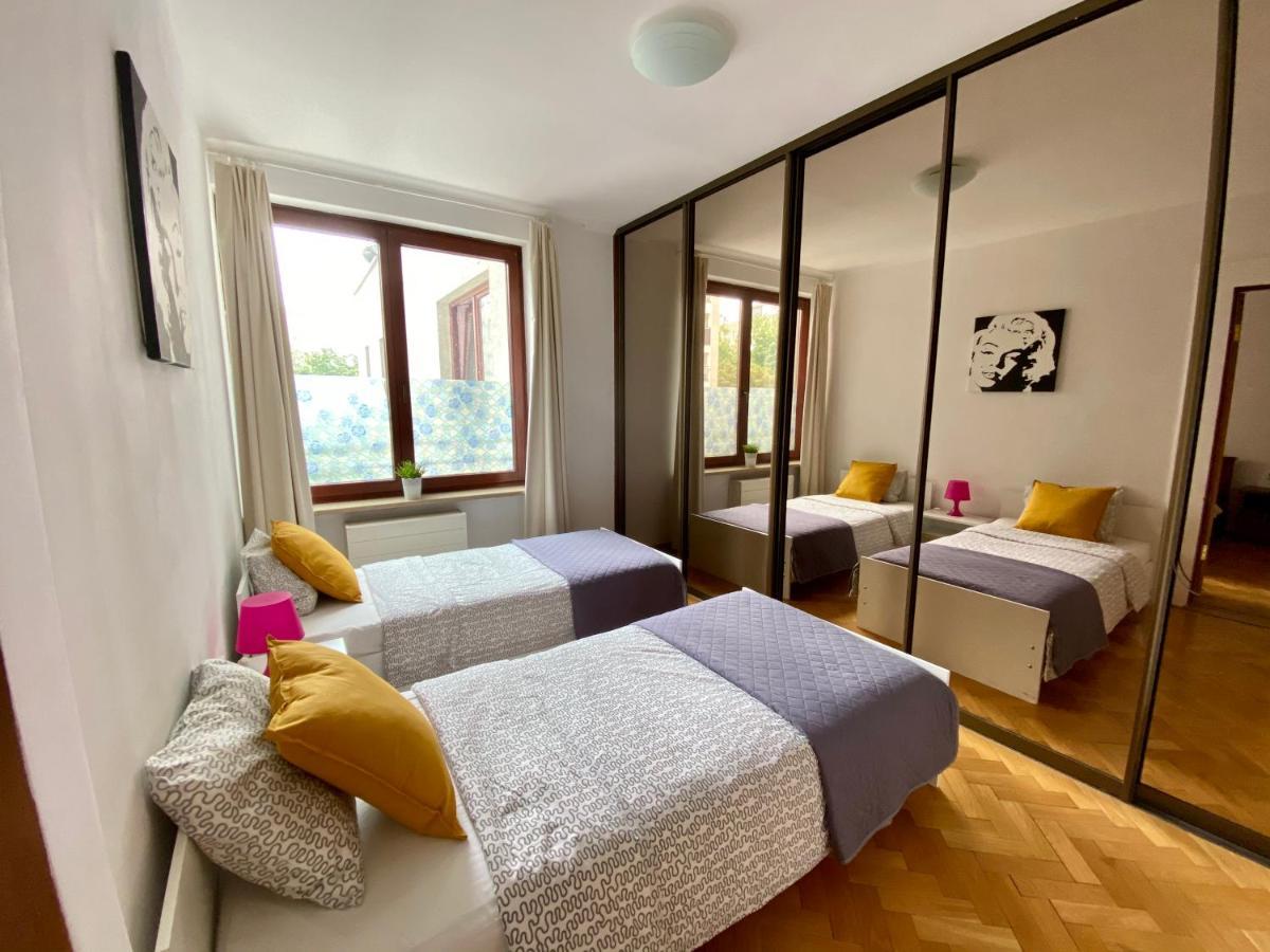 Center Warsaw - Apartmenty Jana Pawla II エクステリア 写真