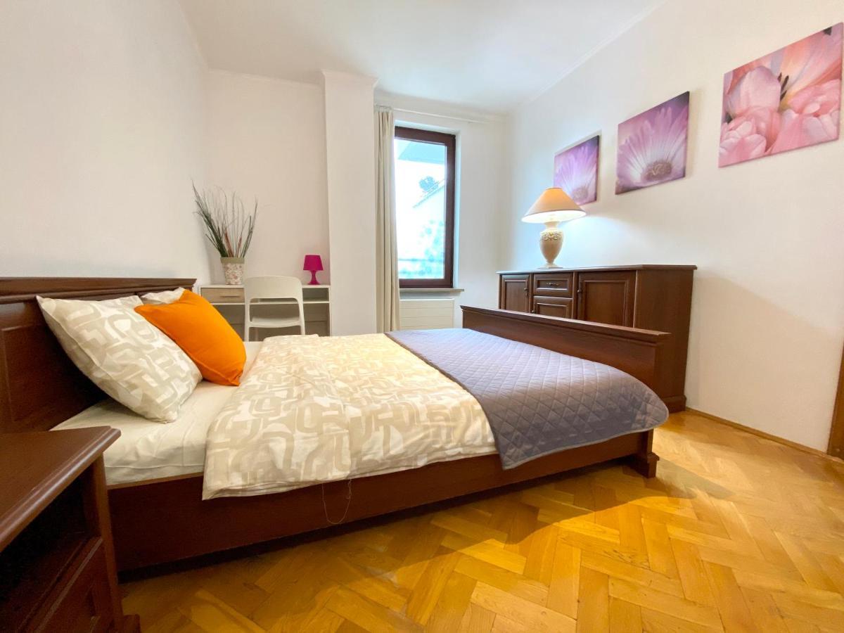 Center Warsaw - Apartmenty Jana Pawla II エクステリア 写真