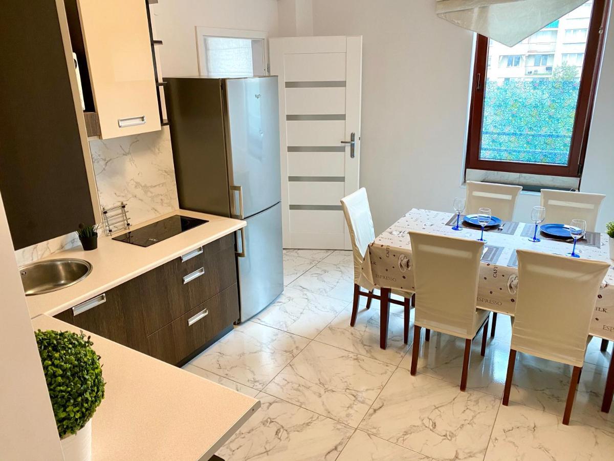 Center Warsaw - Apartmenty Jana Pawla II エクステリア 写真