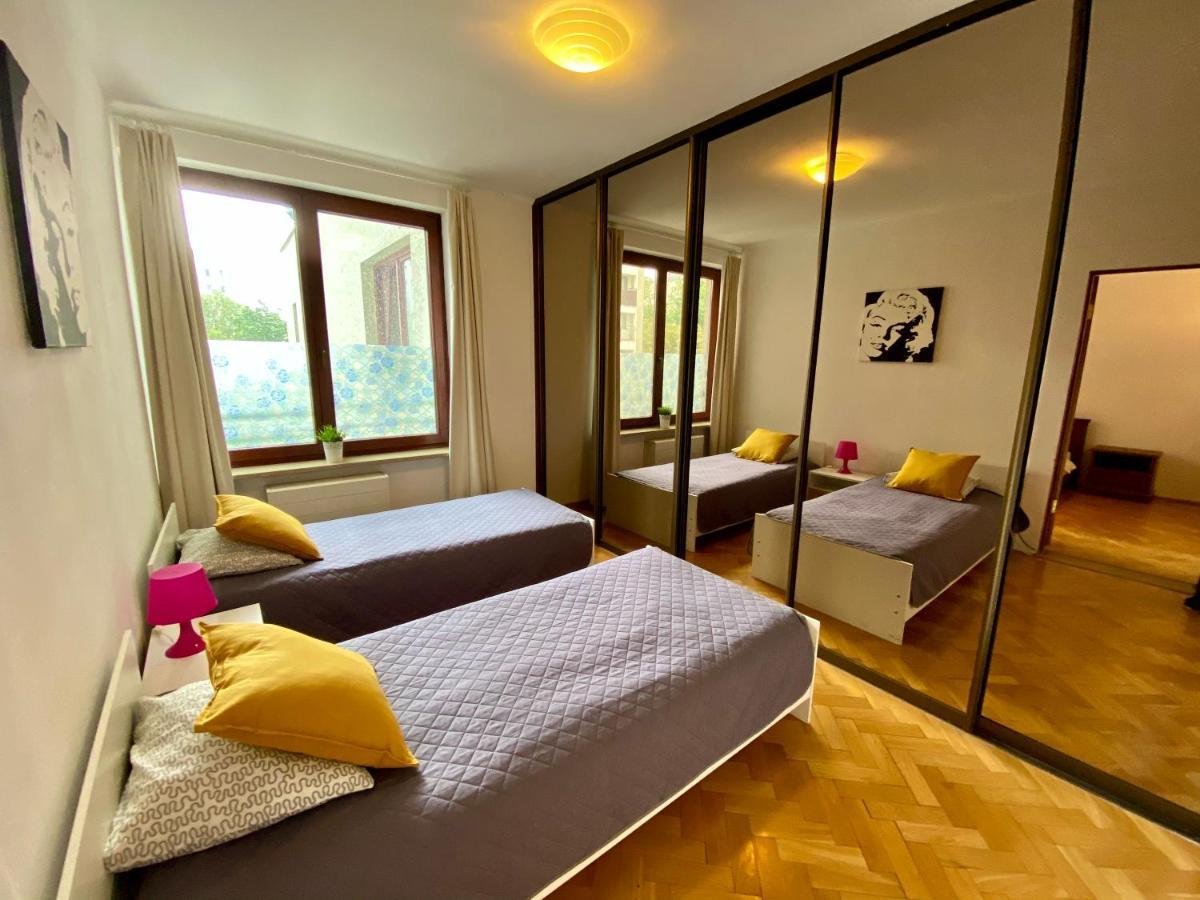 Center Warsaw - Apartmenty Jana Pawla II エクステリア 写真